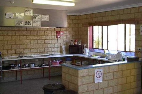 Kalgoorlie YHA - Palm Beach Accommodation 4
