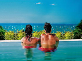 At Waters Edge Resort - Palm Beach Accommodation 0