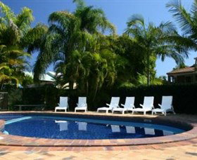 Alex Beach Cabins And Tourist Park - Palm Beach Accommodation 1