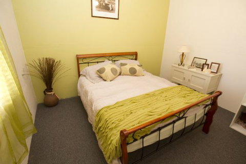 Anderl's Beach Cottage - Palm Beach Accommodation 3