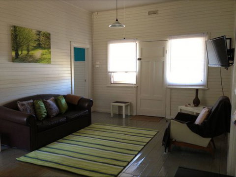 Fensom's Holiday Home - Palm Beach Accommodation 27