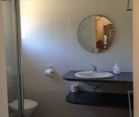 Fensom's Holiday Home - Palm Beach Accommodation 28