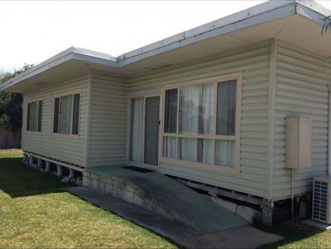 Fensom's Holiday Home - Palm Beach Accommodation 6