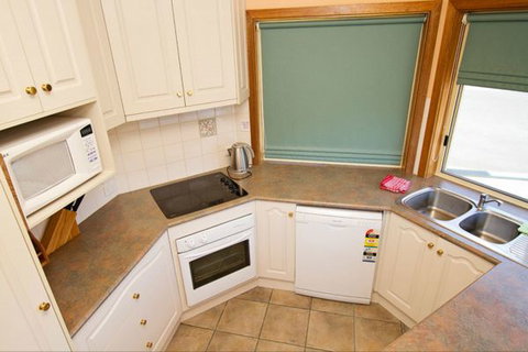 Fensom's Holiday Home - Palm Beach Accommodation 32