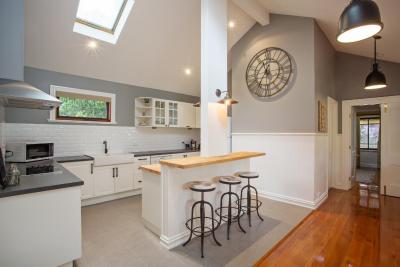 Oak Tree Lodge - Palm Beach Accommodation 16