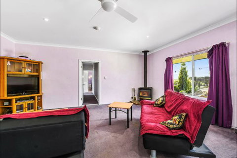 Fensom's Holiday Home - Palm Beach Accommodation 11