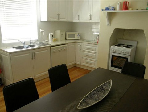 Fensom's Holiday Home - Palm Beach Accommodation 1