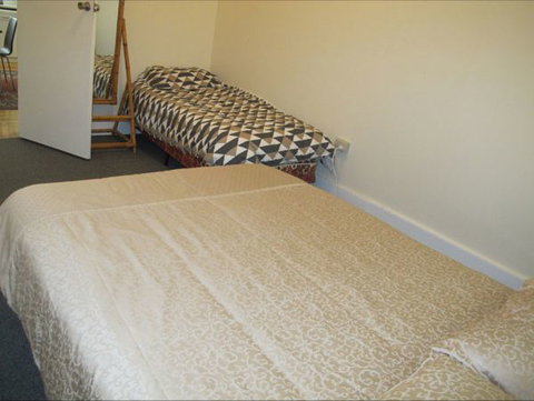 Fensom's Holiday Home - Palm Beach Accommodation 3