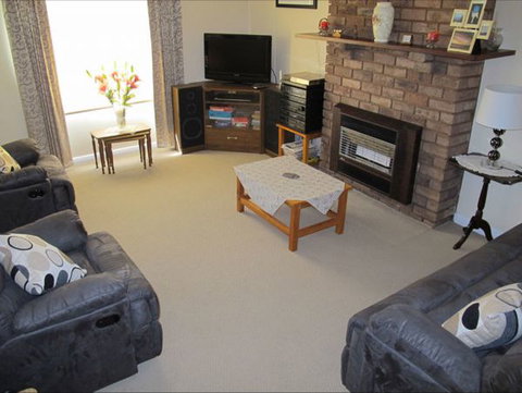 Fensom's Holiday Home - Palm Beach Accommodation 16