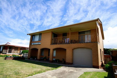 Fensom's Holiday Home - Palm Beach Accommodation 22