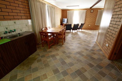 Fensom's Holiday Home - Palm Beach Accommodation 23