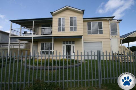 LJ Hooker Goolwa Holiday Rentals - 42 Underwood Avenue, Goolwa Beach - Palm Beach Accommodation 4