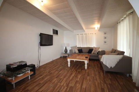 LJ Hooker Goolwa Holiday Rentals - 42 Underwood Avenue, Goolwa Beach - Palm Beach Accommodation 10