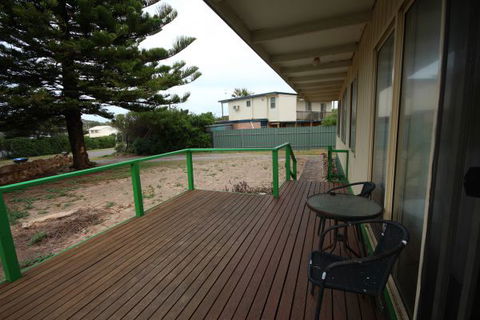 LJ Hooker Goolwa Holiday Rentals - 42 Underwood Avenue, Goolwa Beach - Palm Beach Accommodation 15