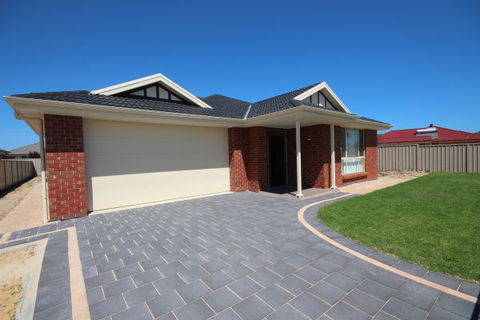 LJ Hooker Goolwa Holiday Rentals - 42 Underwood Avenue, Goolwa Beach - Palm Beach Accommodation 16