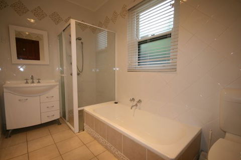 LJ Hooker Goolwa Holiday Rentals - 42 Underwood Avenue, Goolwa Beach - Palm Beach Accommodation 26