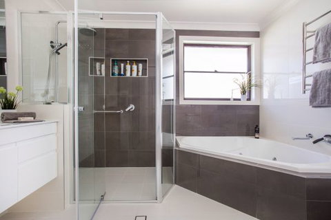 Seacliff Mollymook - Palm Beach Accommodation 6