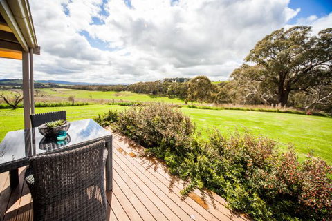 Sunnyside Cottage - Palm Beach Accommodation 9