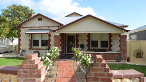 Two Cow Cottage Bed And Breakfast - Palm Beach Accommodation 0