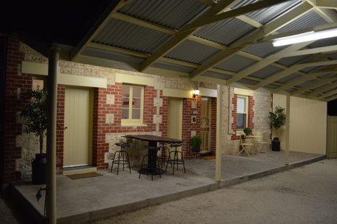 Two Cow Cottage Bed And Breakfast - Palm Beach Accommodation 3