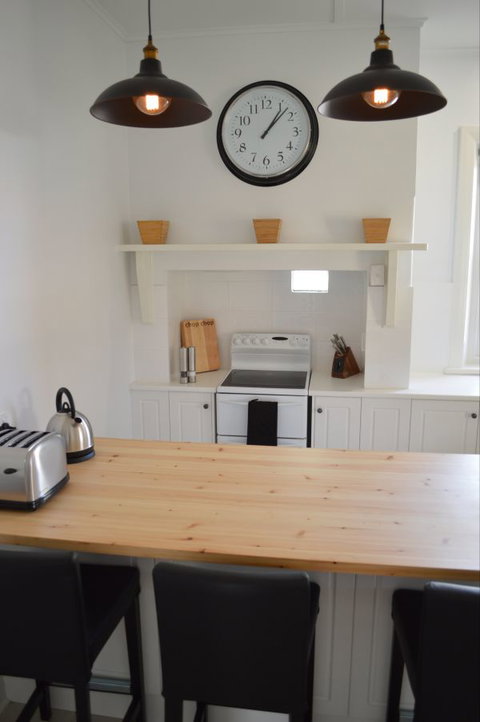 Two Cow Cottage Bed And Breakfast - Palm Beach Accommodation 4