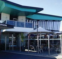 Highlander Hotel Bar Kitchen Rooftop - Palm Beach Accommodation