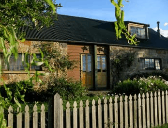 Daisy Bank Cottages - Palm Beach Accommodation
