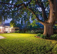Dumas House - Palm Beach Accommodation