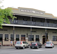 Fed on Semaphore - Palm Beach Accommodation