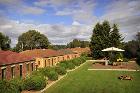 Country Club Tasmania - Palm Beach Accommodation 0