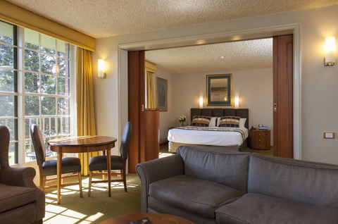 Country Club Tasmania - Palm Beach Accommodation 3