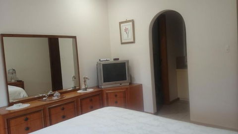 Gaerwood Bed Breakfast - Palm Beach Accommodation 5
