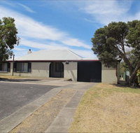 Carthew Street Holiday Home - Palm Beach Accommodation