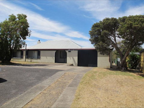 Carthew Street Holiday Home - Palm Beach Accommodation 0