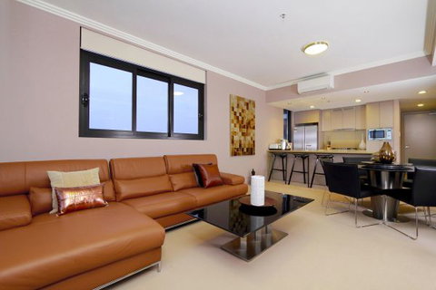 Australia Towers - Palm Beach Accommodation 1