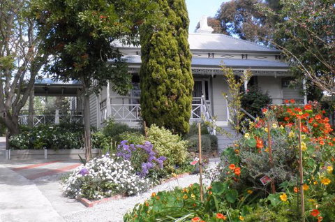 Fairbank House - Palm Beach Accommodation 0