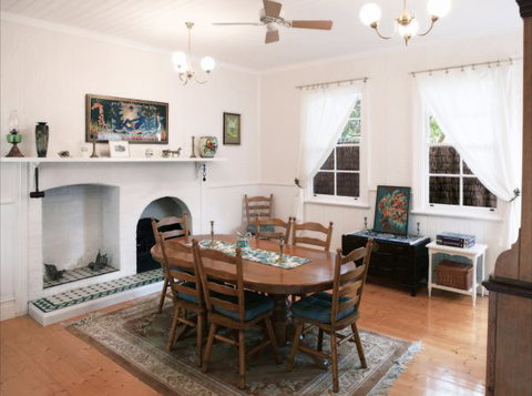 Fairbank House - Palm Beach Accommodation 5