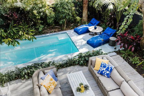 Luxico - Pearce Street - Palm Beach Accommodation 5