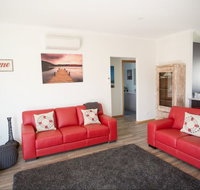 RED FIN part of BLUE FIN HOLIDAY HOMES - Palm Beach Accommodation