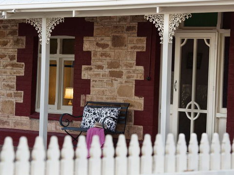 Rilli Retreat - Palm Beach Accommodation 1