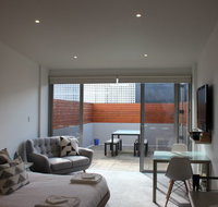 Sandy Bay Studio Apartment - Palm Beach Accommodation