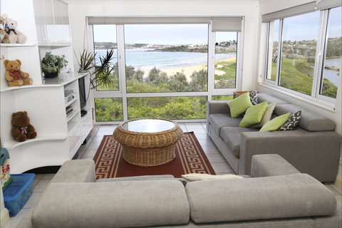 A Beach House Near Manly Two - Palm Beach Accommodation 1