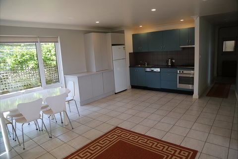 A Beach House Near Manly Two - Palm Beach Accommodation 2