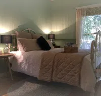 Telegraph Retreat Cottages - Palm Beach Accommodation