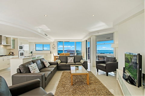 Aqua Vista Luxury Resort - Palm Beach Accommodation 2
