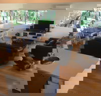 Kangaroo Hollow Preston Beach - Palm Beach Accommodation