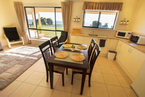 Pelican Perch Retreat - Palm Beach Accommodation 4