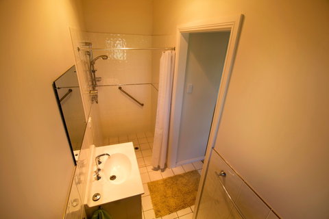 Pelican Perch Retreat - Palm Beach Accommodation 7