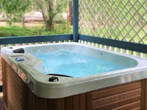 Telegraph Retreat Cottages - Palm Beach Accommodation 2