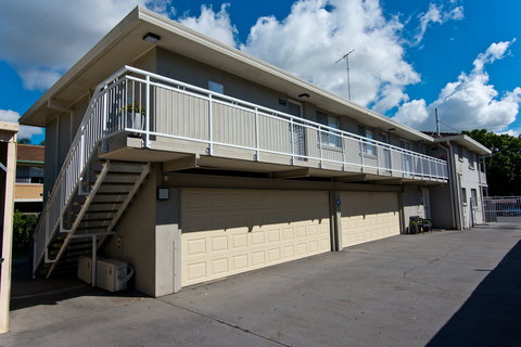 Wynnum Bayside Apartments - Palm Beach Accommodation 2